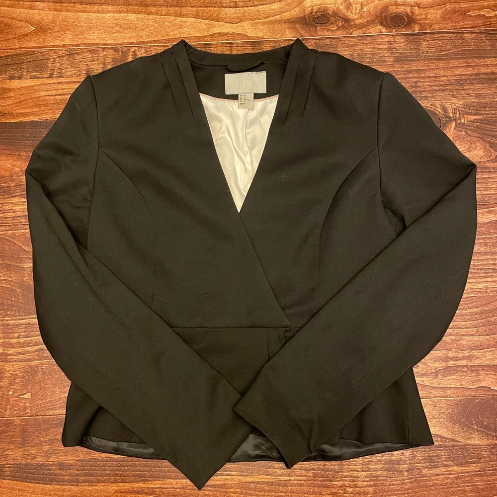 Short H&M Black Blazer (Size 12)